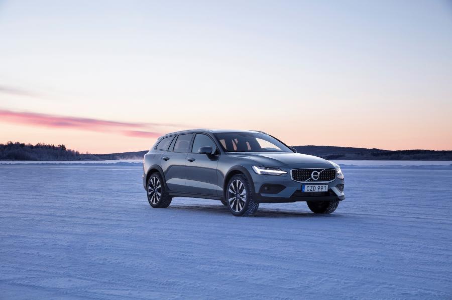  Volvo V60 T5 Cross Country 2018 года  (WW) (фото 34 из 44)